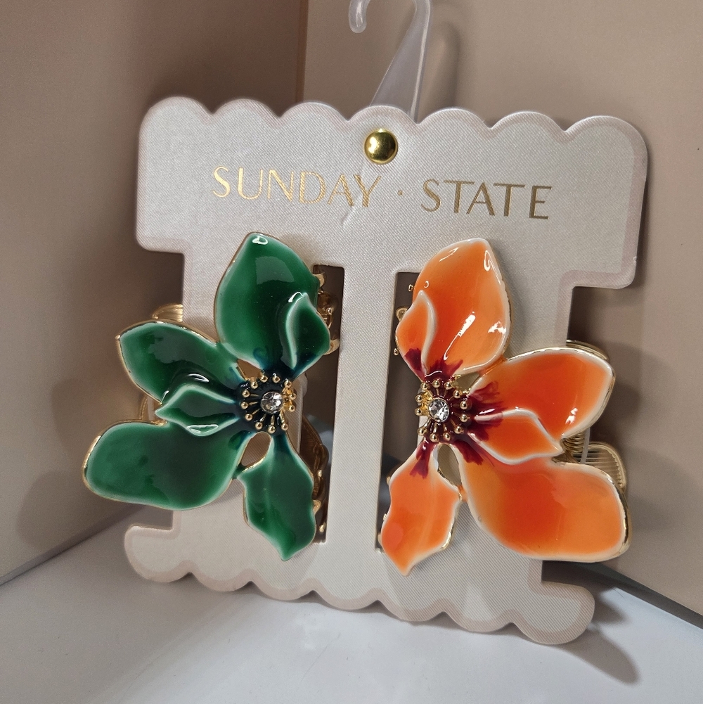 💚🔹️Sunday State🔹️ Floral Hair  - Green and Orange Set Of 2 Metal Claw Clip